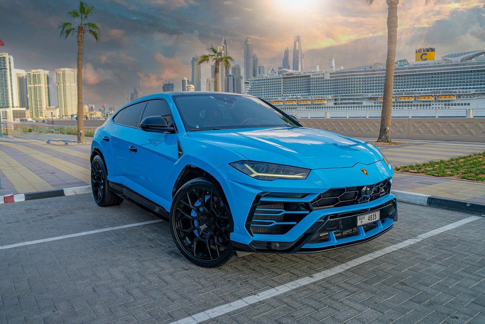 Lamborghini Urus Blue