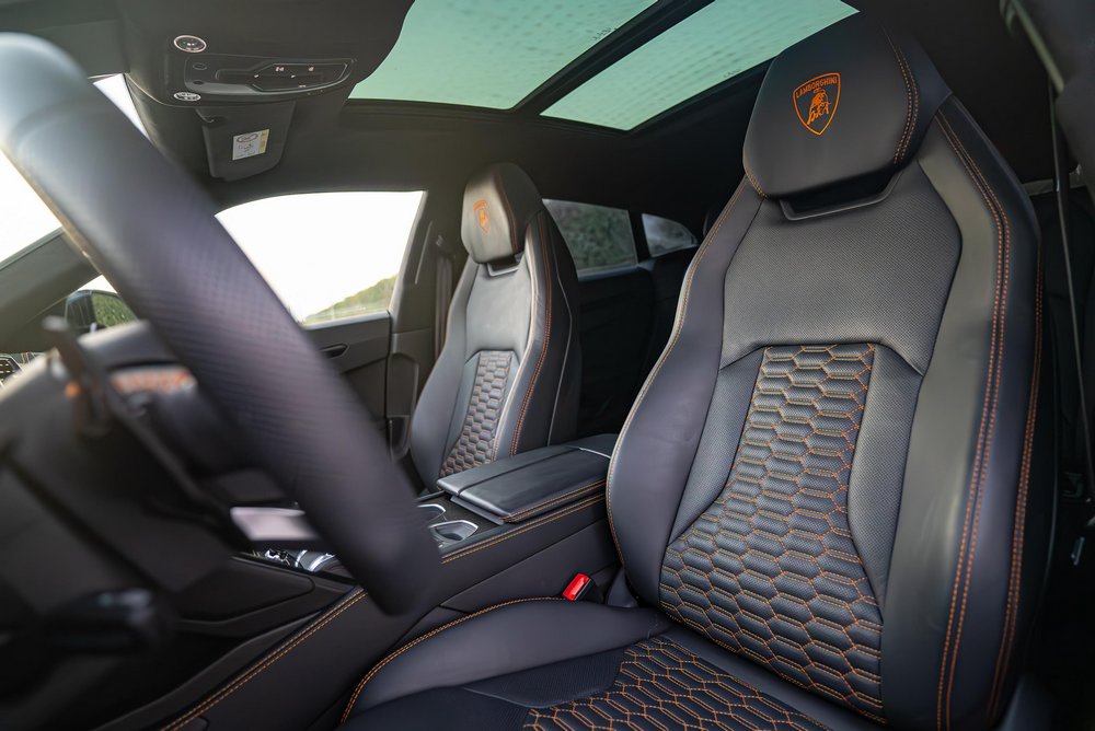 Lamborghini Urus Blue