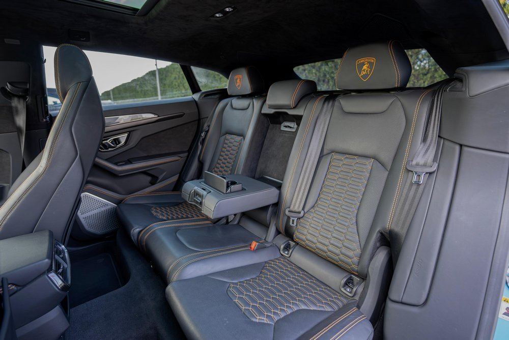 Lamborghini Urus Blue