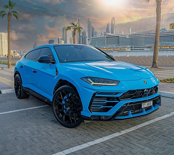 Lamborghini Urus Blue