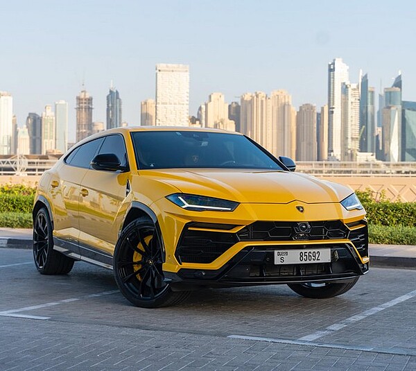 Lamborghini Urus Yellow